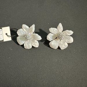 Lele Sadoughi MOTHER OF PEARL WALLFLOWER BUTTON
EARRINGS, One Size